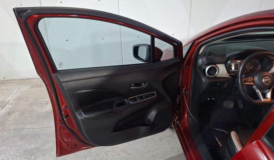 Nissan Versa 1.6 PLATINUM CVT Sedan 2021