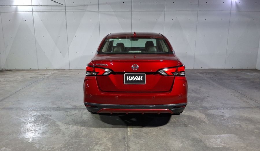 Nissan Versa 1.6 PLATINUM CVT Sedan 2021