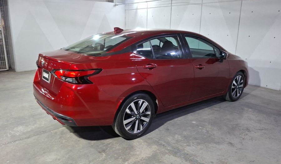 Nissan Versa 1.6 PLATINUM CVT Sedan 2021