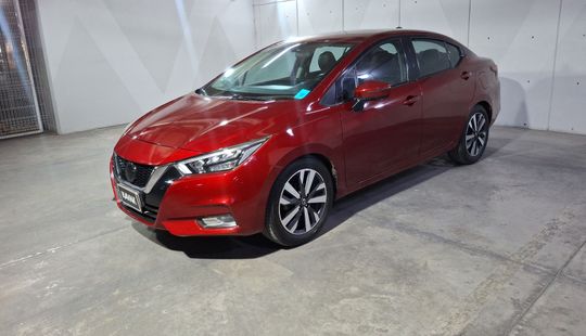 Nissan • Versa