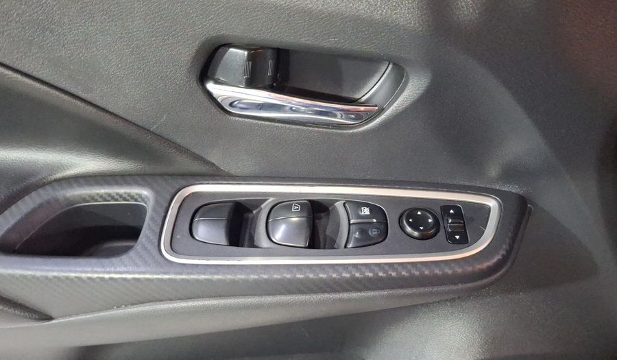 Nissan Versa 1.6 PLATINUM CVT Sedan 2021