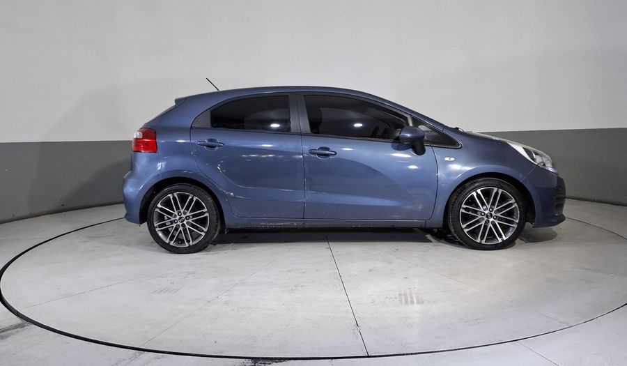 Kia Rio 1.6 LX MT Hatchback 2017