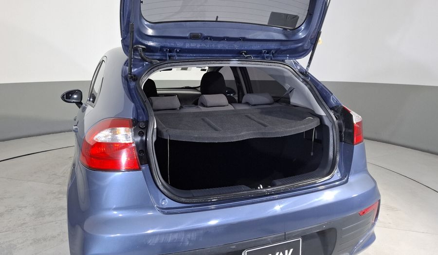 Kia Rio 1.6 LX MT Hatchback 2017