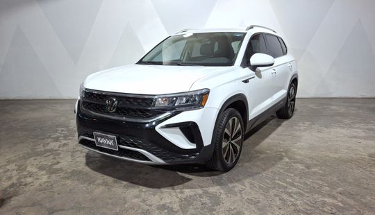 Volkswagen • Taos