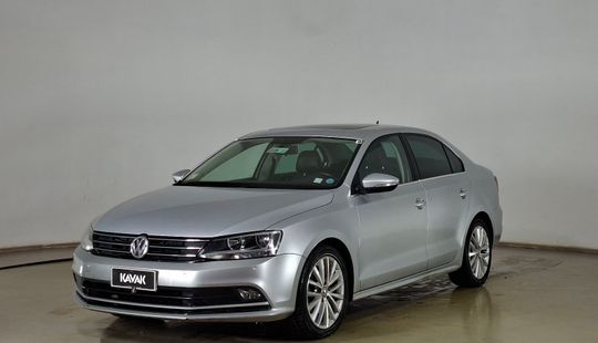 Volkswagen • Bora