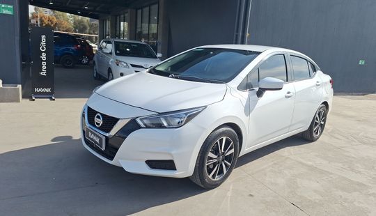 Nissan • Versa