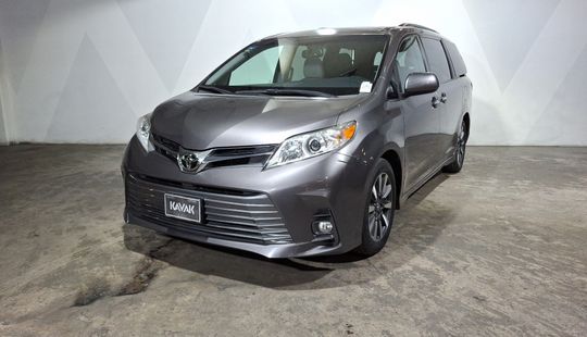 Toyota • Sienna