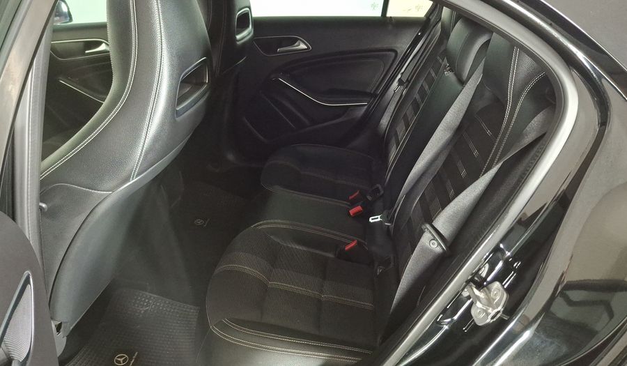 Mercedes Benz Clase A 1.3 200 AMG LINE Hatchback 2018