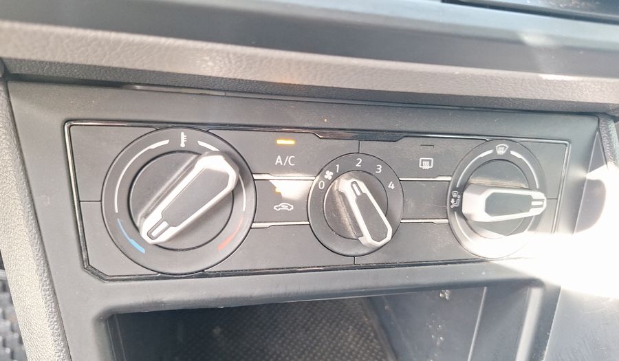 Volkswagen Polo 1.6 AUTO 110 CV COMFORTLINE Hatchback 2019