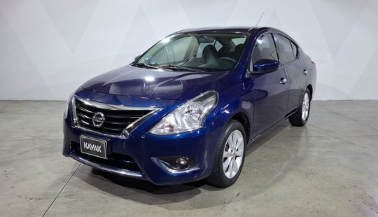 Nissan • Versa