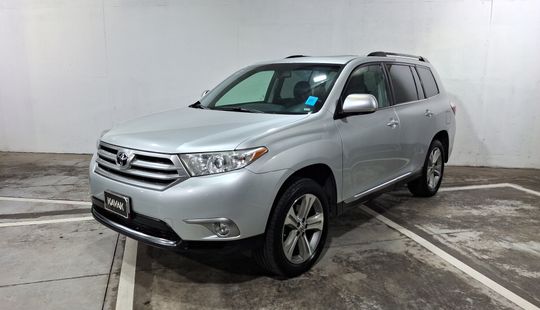 Toyota • Highlander