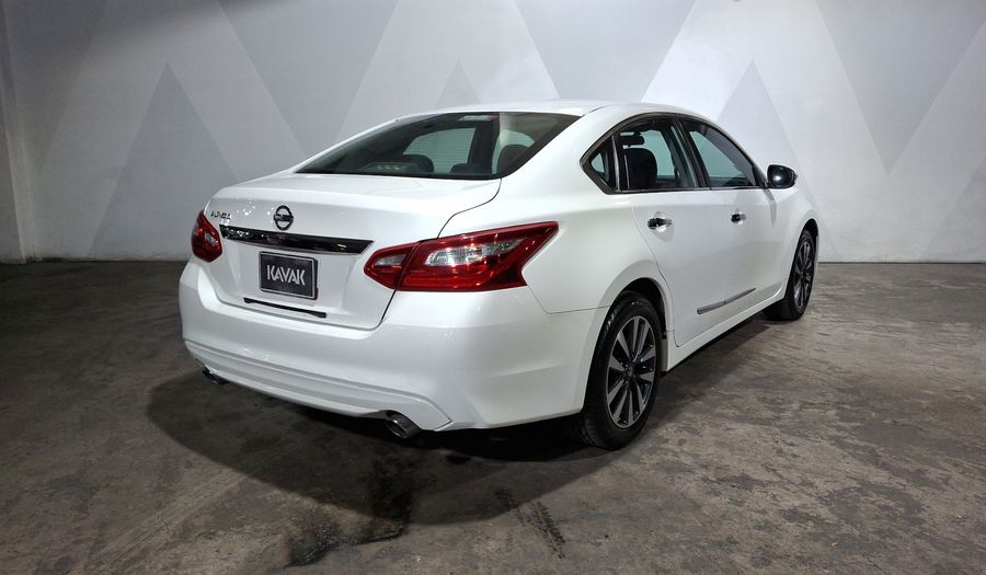 Nissan Altima 2.5 SENSE CVT Sedan 2017