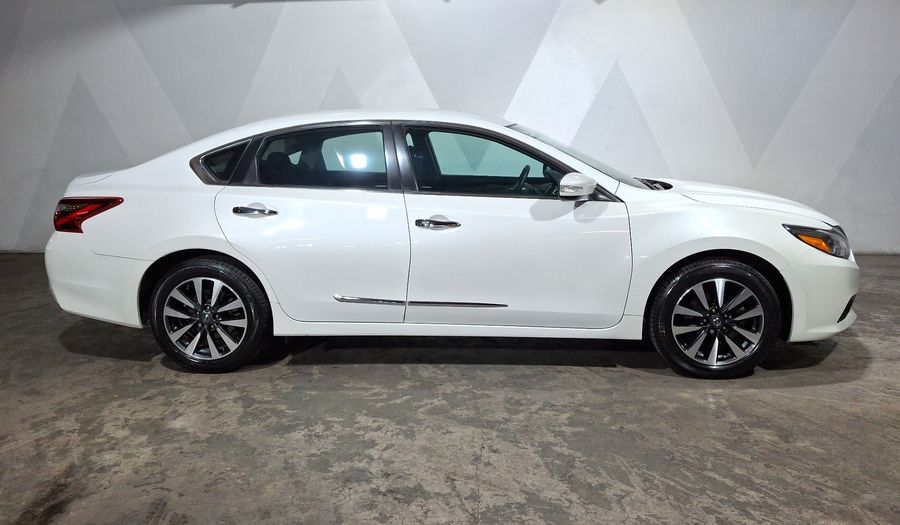 Nissan Altima 2.5 SENSE CVT Sedan 2017