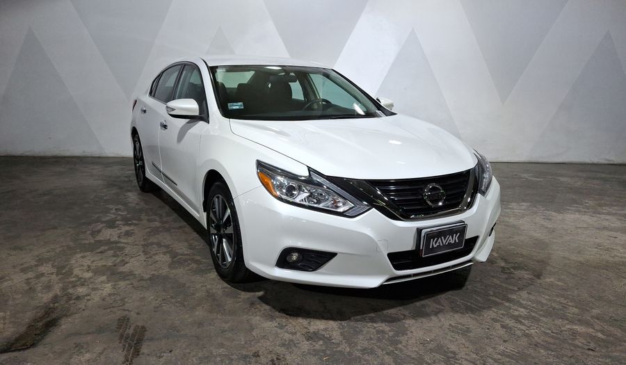 Nissan Altima 2.5 SENSE CVT Sedan 2017