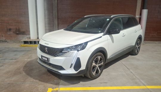 Peugeot • 5008