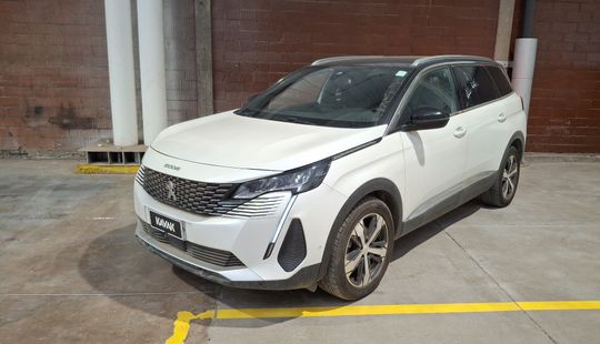Peugeot • 5008