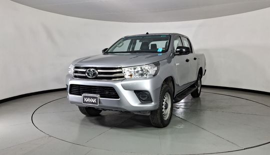 Toyota • Hilux
