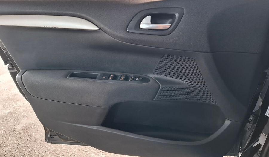 Citroen C4 Lounge 2.0I 16V TENDANCE Sedan 2014