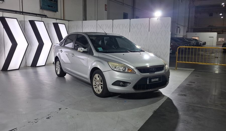 Ford Focus Ii 2.0 GHIA AUTO Sedan 2010
