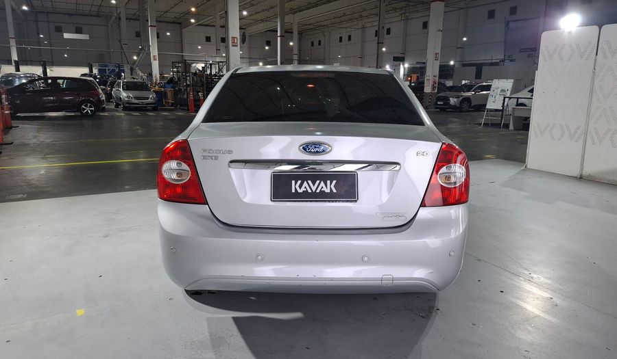 Ford Focus Ii 2.0 GHIA AUTO Sedan 2010