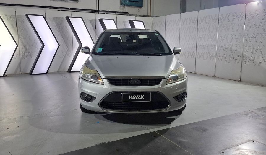 Ford Focus Ii 2.0 GHIA AUTO Sedan 2010