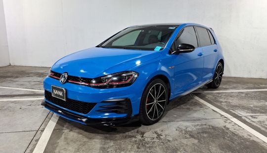 Volkswagen • Golf