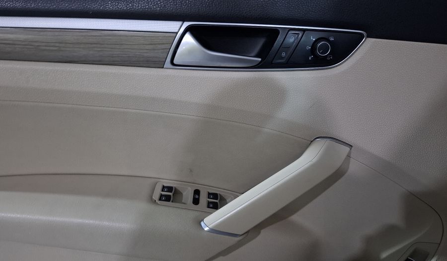 Volkswagen Passat 2.0 HIGHLINE TDI Sedan 2016
