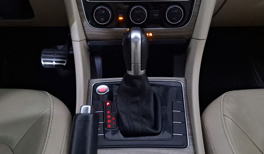 Volkswagen Passat 2.0 HIGHLINE TDI Sedan 2016