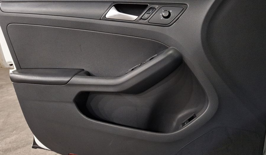 Volkswagen Jetta 2.5 STYLE TIPTRONIC Sedan 2014