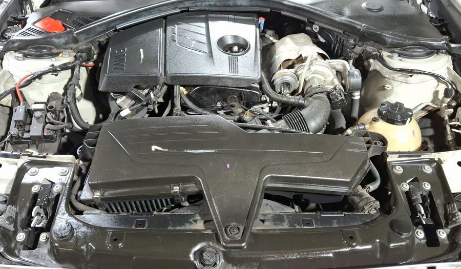 Bmw Serie 1 1.6 118IA Hatchback 2014