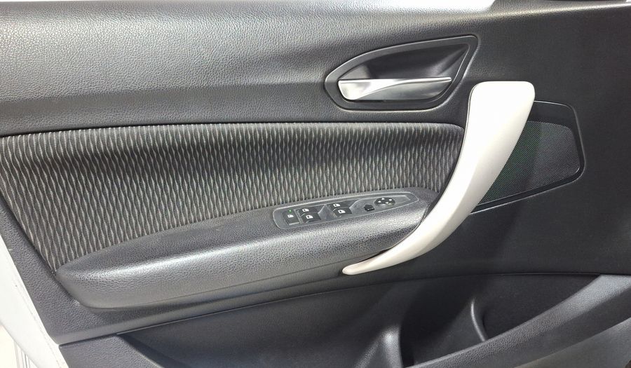 Bmw Serie 1 1.6 118IA Hatchback 2014