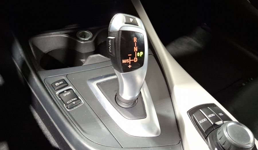 Bmw Serie 1 1.6 118IA Hatchback 2014