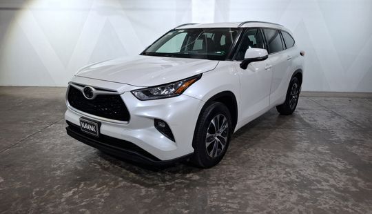 Toyota • Highlander