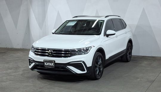 Volkswagen • Tiguan