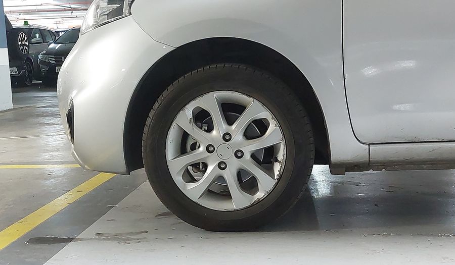 Nissan March 1.6 SV Hatchback 2020