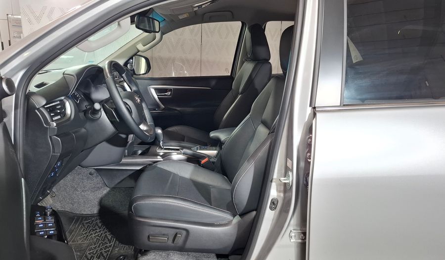 Toyota Sw4 2.8 TDI SRX AUTO 4WD Suv 2023