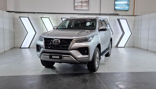 Toyota • SW4