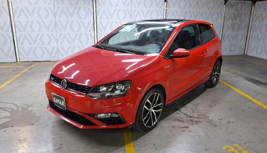 Volkswagen • Polo