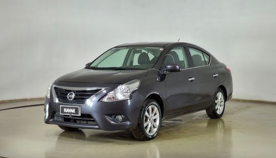 Nissan • Versa
