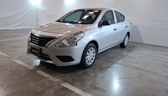 Nissan • Versa