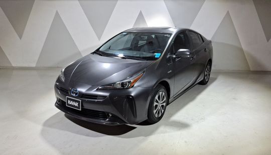 Toyota • Prius