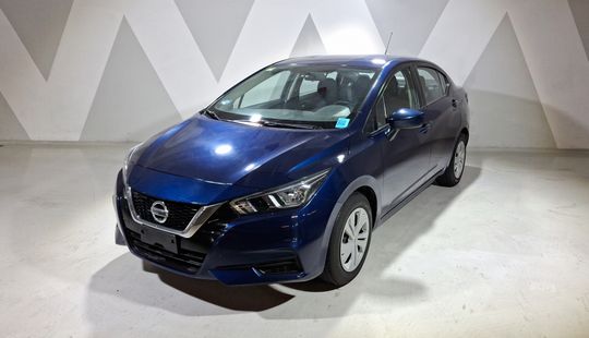Nissan • Versa