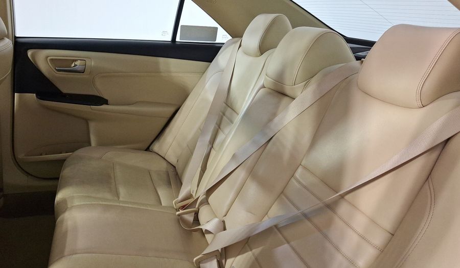 Toyota Camry 2.5 XLE L4 6AT Sedan 2016