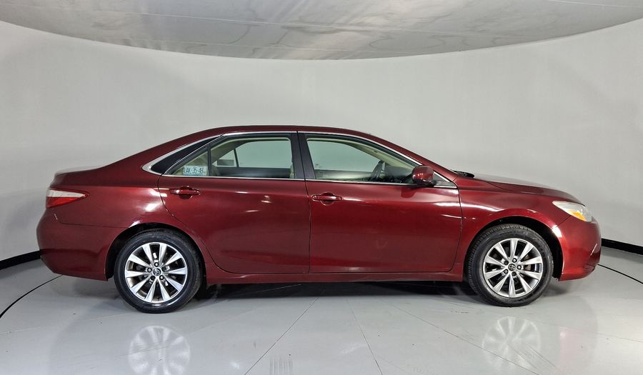 Toyota Camry 2.5 XLE L4 6AT Sedan 2016