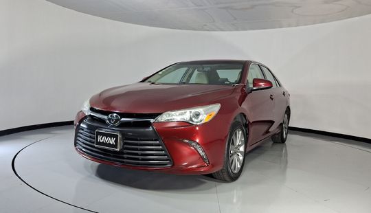 Toyota • Camry