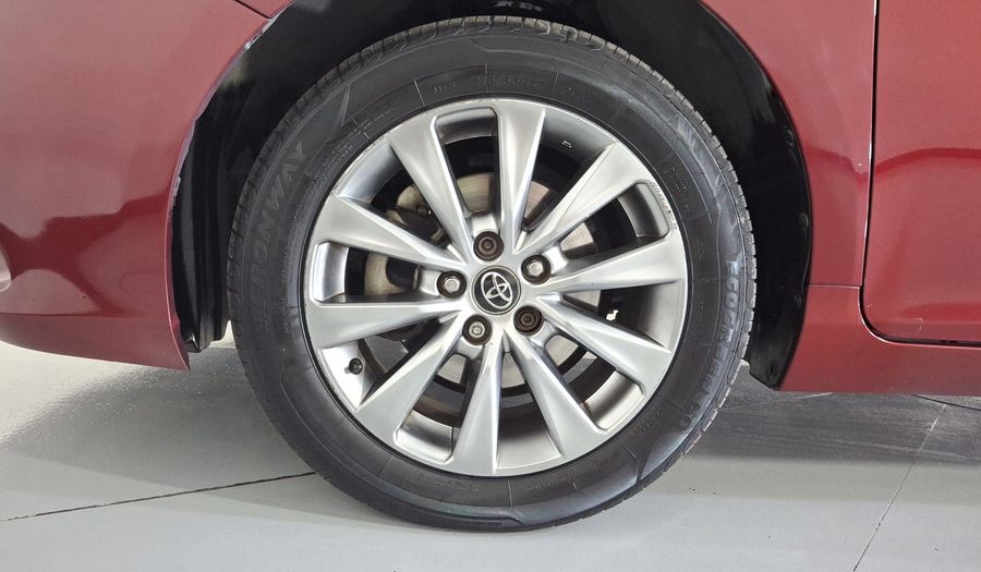 Toyota Camry 2.5 XLE L4 6AT Sedan 2016