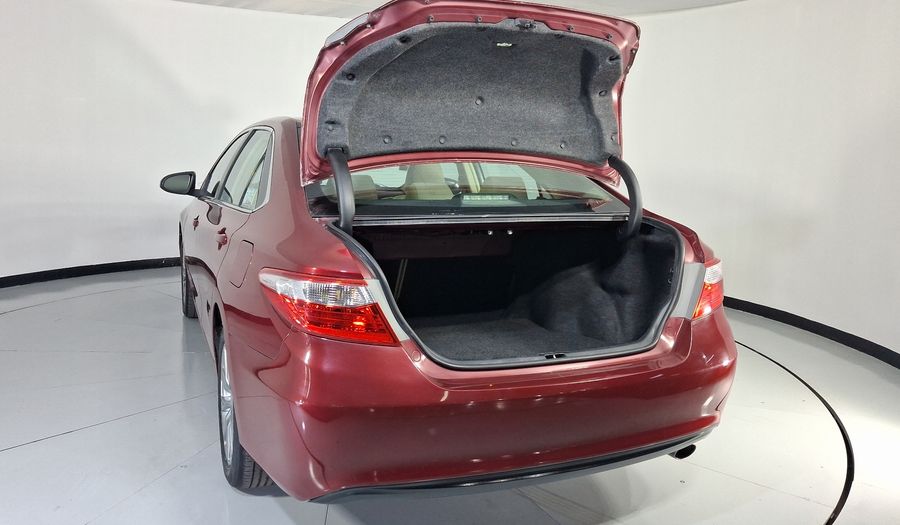 Toyota Camry 2.5 XLE L4 6AT Sedan 2016