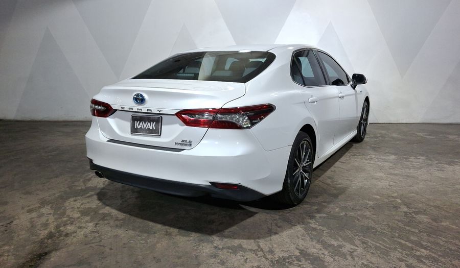 Toyota Camry 2.5 HEV XLE AUTO Sedan 2021