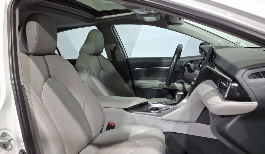 Toyota Camry 2.5 HEV XLE AUTO Sedan 2021
