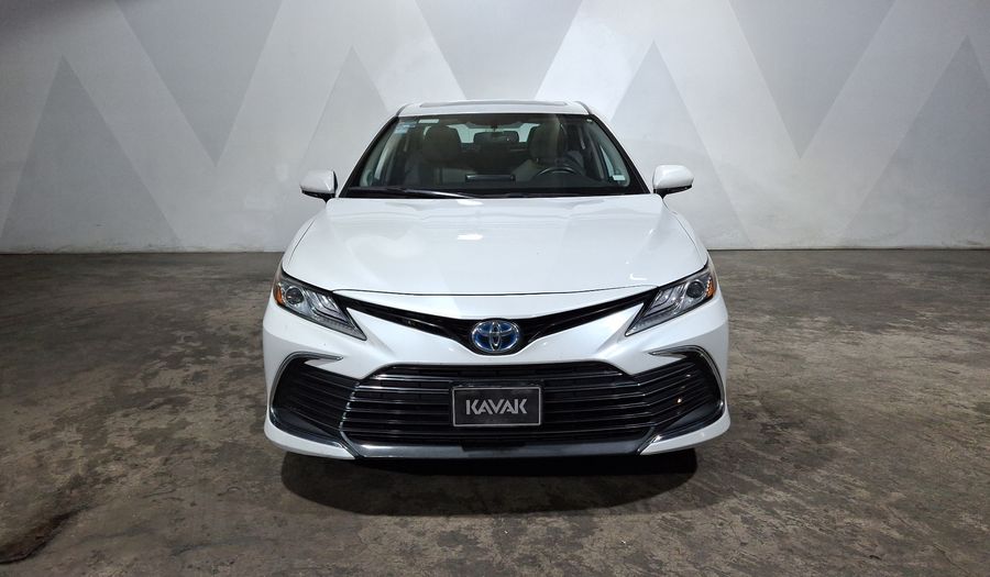 Toyota Camry 2.5 HEV XLE AUTO Sedan 2021